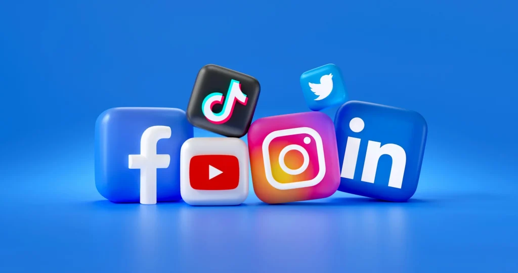 Social media platforms for blog page