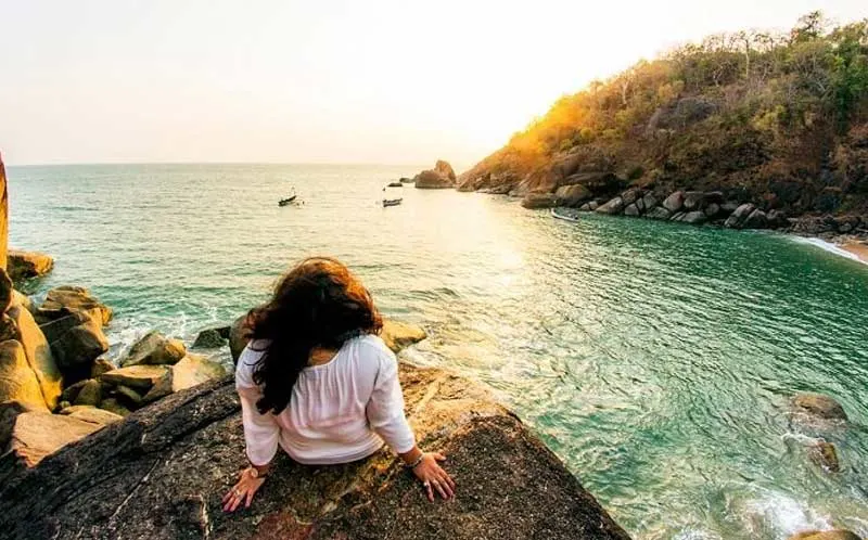 How can i visit butterfly beach in Goa